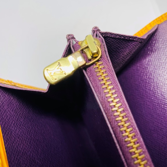 Louis Vuitton Long Epi wallet - Picture 8 of 10